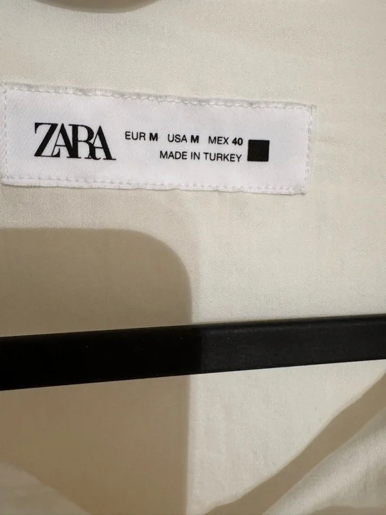 Zara Man Abstract Graphic Button-Up - Picture 5 of 5